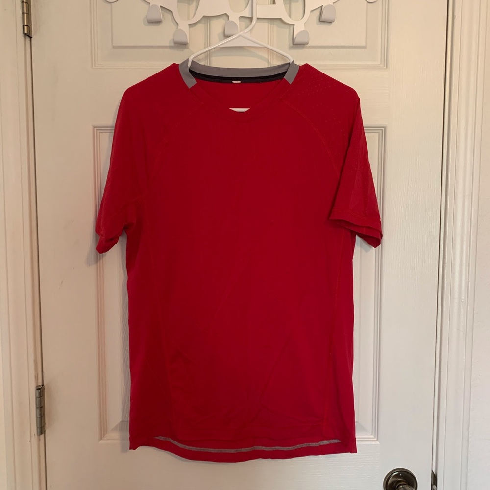 MENS LULULEMON ATHLETIC SHIRT